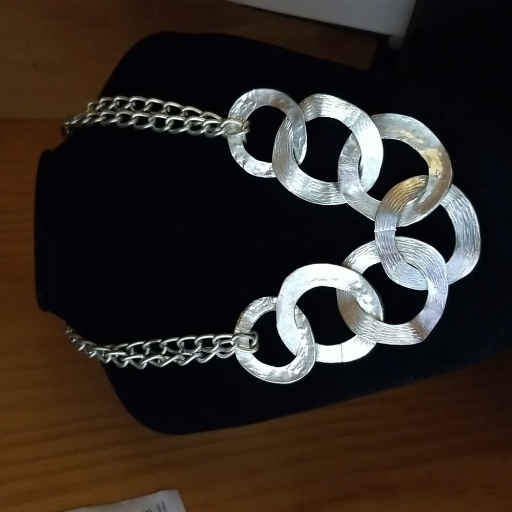 Vintage metal double chain silvertone necklace.